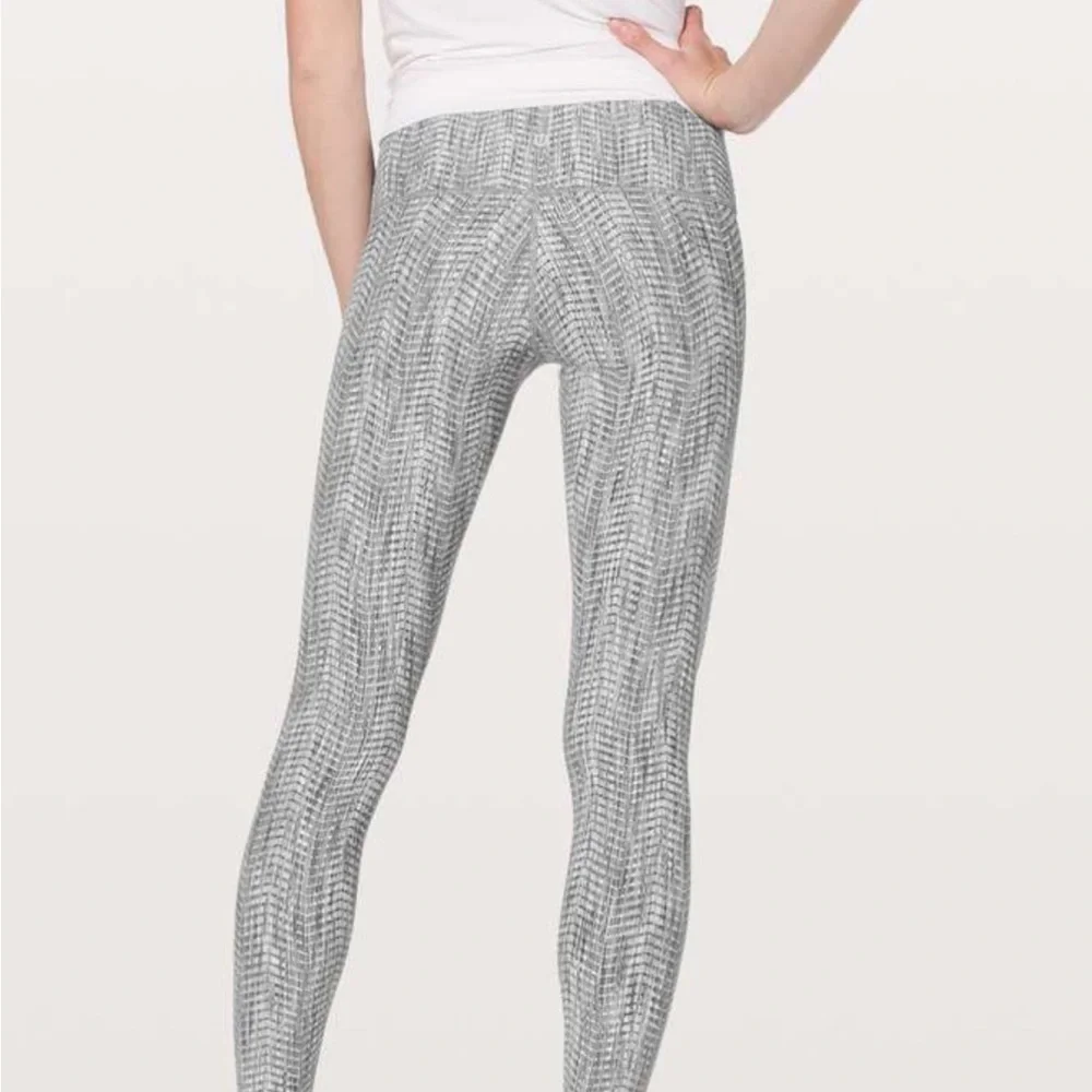Lululemon Wunder Under low rise luon Gray Patterned Leggings